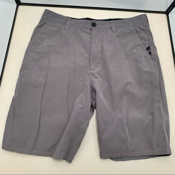 Travis Mathew Shorts Adult Size 34 Gray Flat Front Golf Mens - Picture 3 of 9